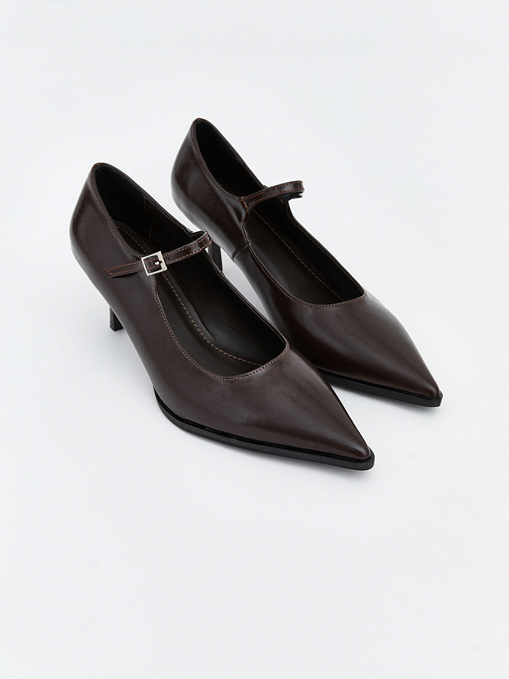 Kahverengi Sivri Burun Kadın Topuklu Ayakkabı