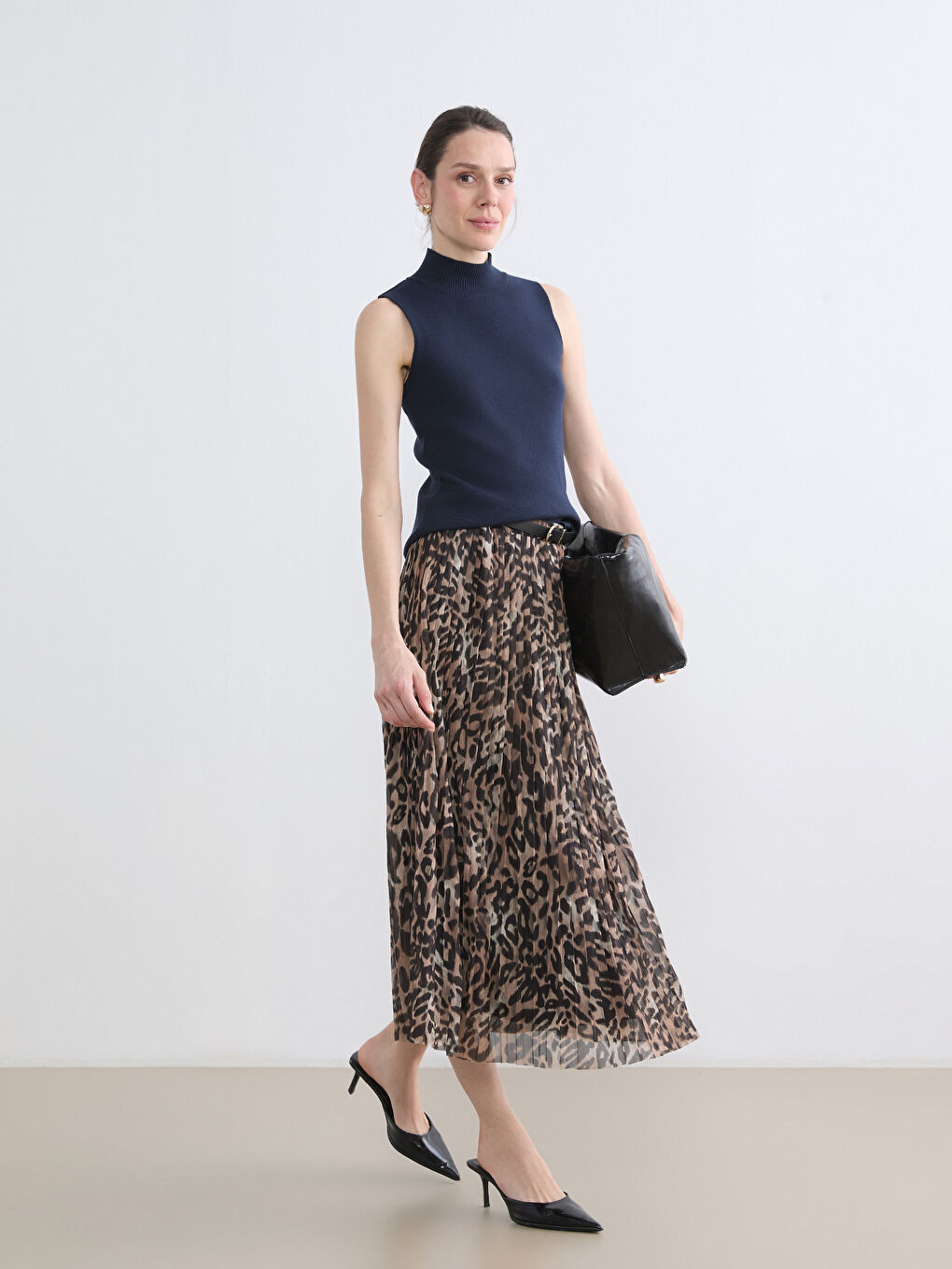 Kahverengi Beli Kemerli Desenli Şifon Pileli Etek