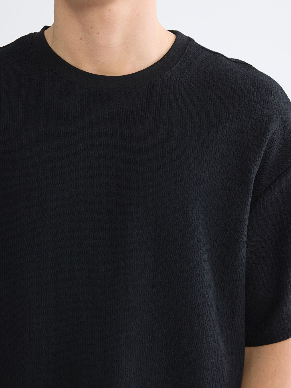 Siyah Bisiklet Yaka Erkek Tişört-2