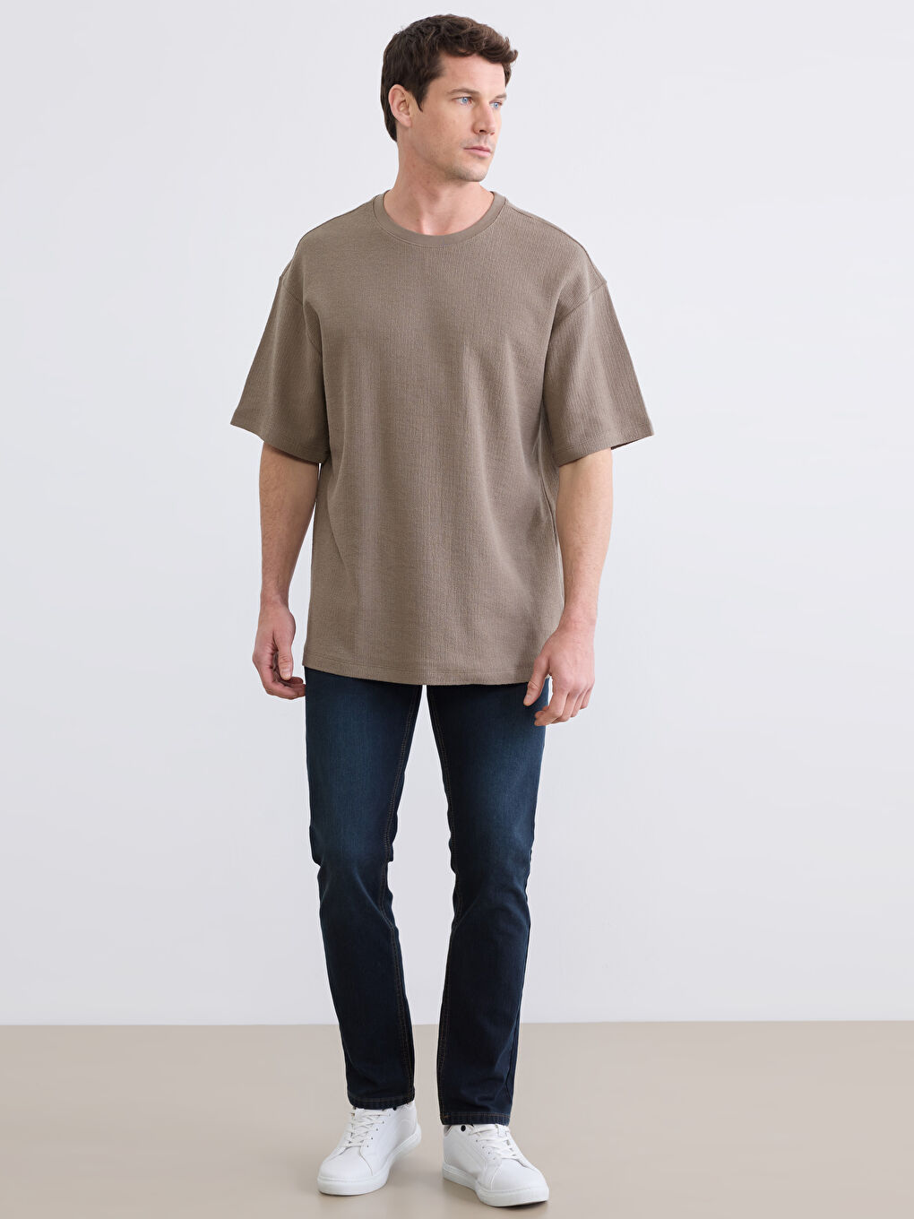 Kahverengi Oversize Bisiklet Yaka Erkek Tişört-1