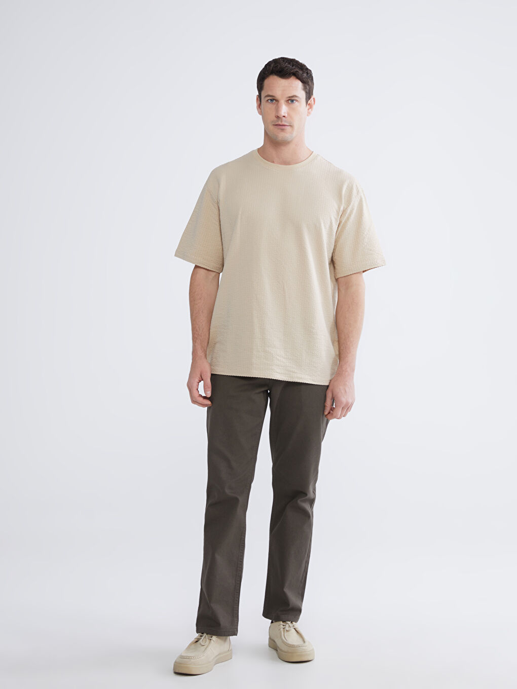 Bej Bisiklet Yaka Dokulu Erkek Tişört-1