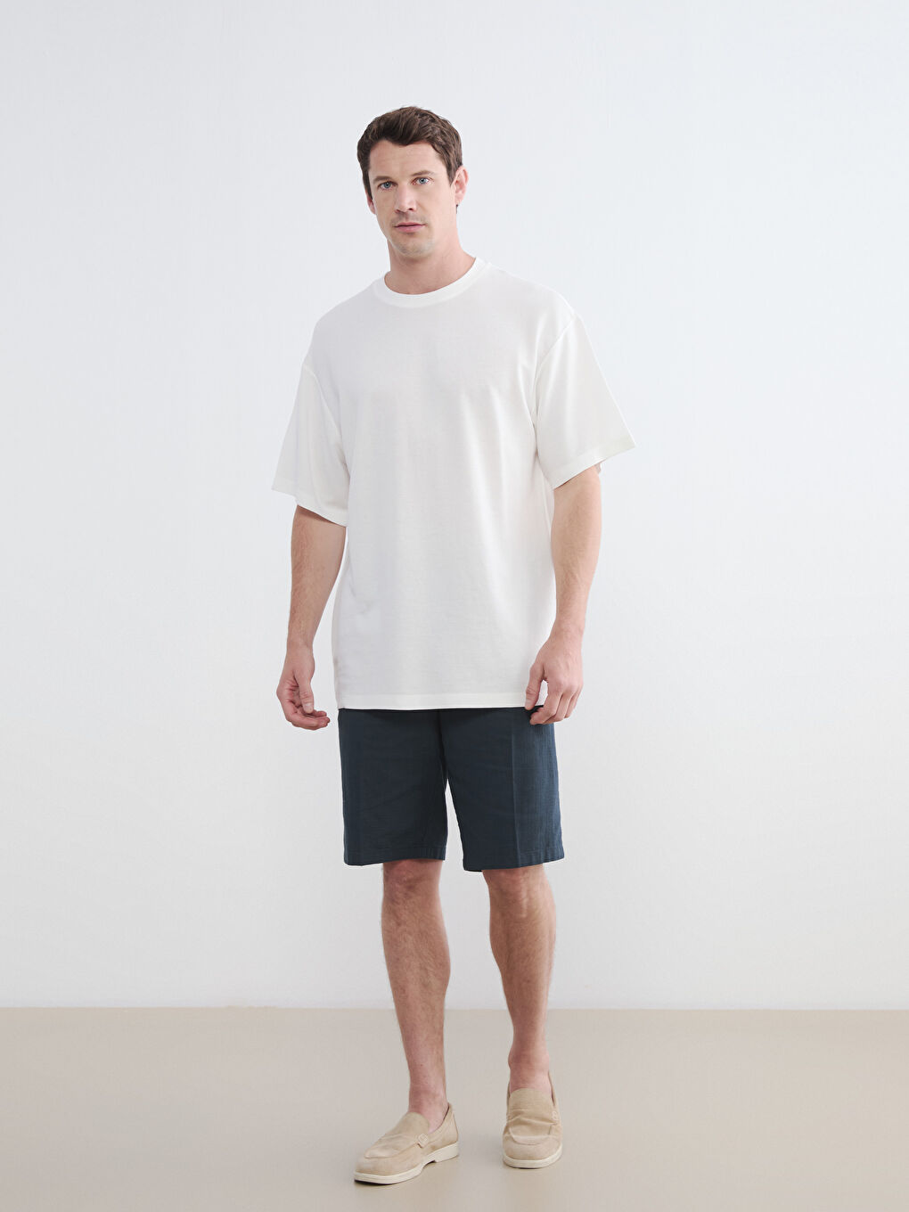 Beyaz Bisiklet Yaka Erkek Tişört-1