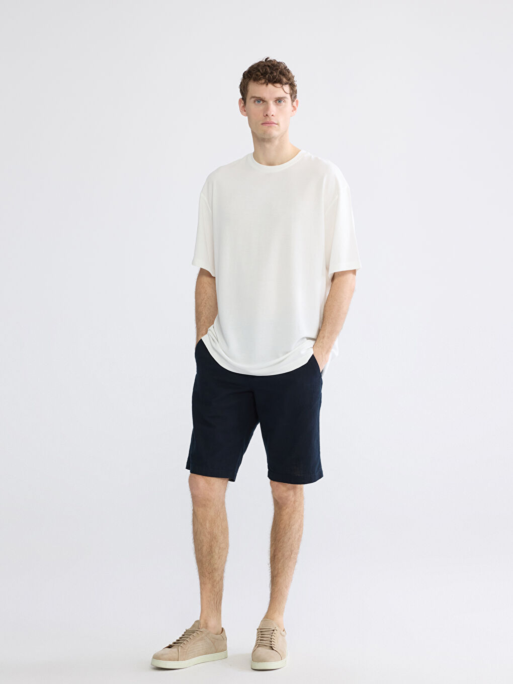 Beyaz Bisiklet Yaka Erkek Tişört-1