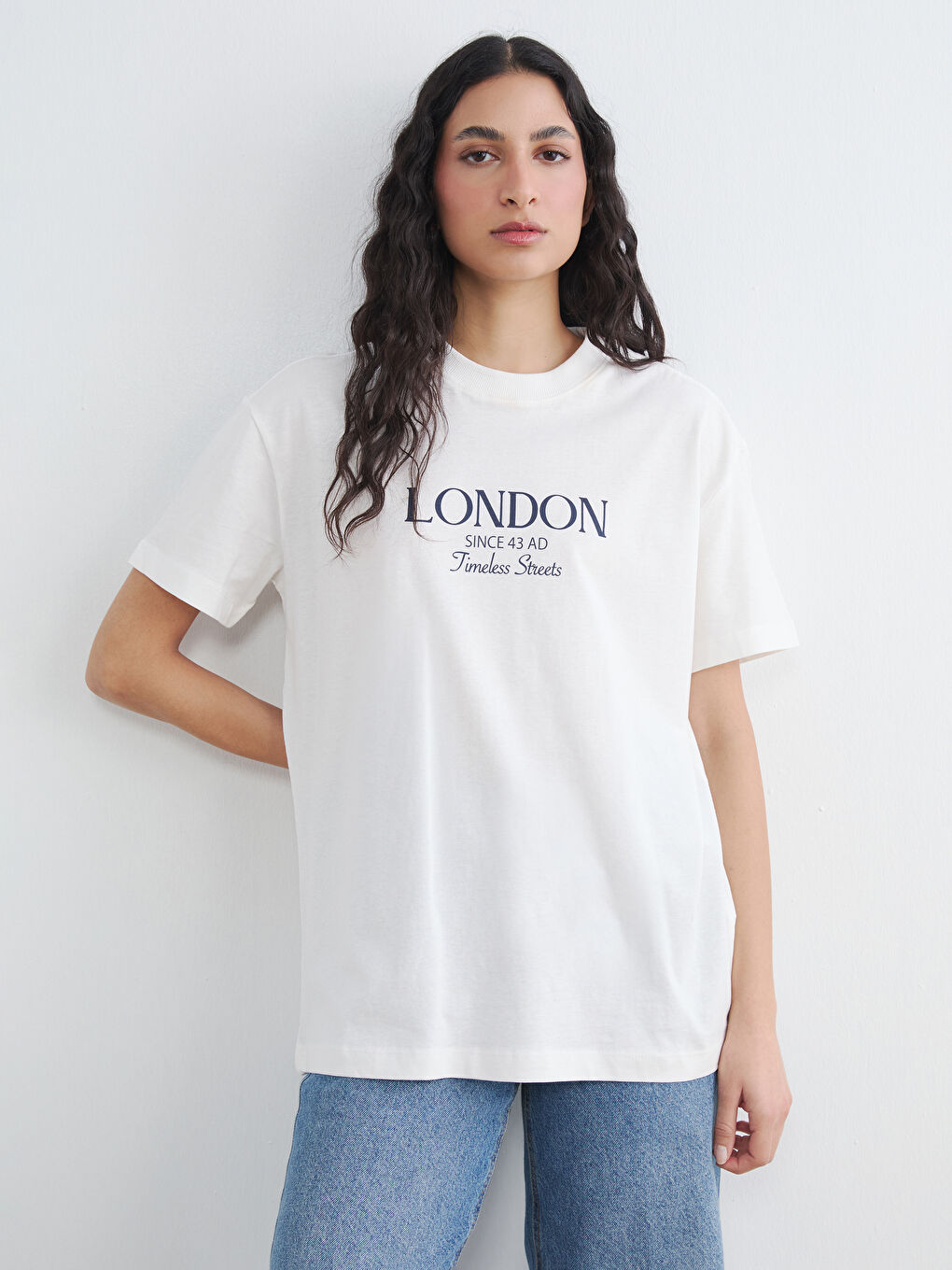 მრგვალი საყელო London ნაბეჭდი ქალების მაისური