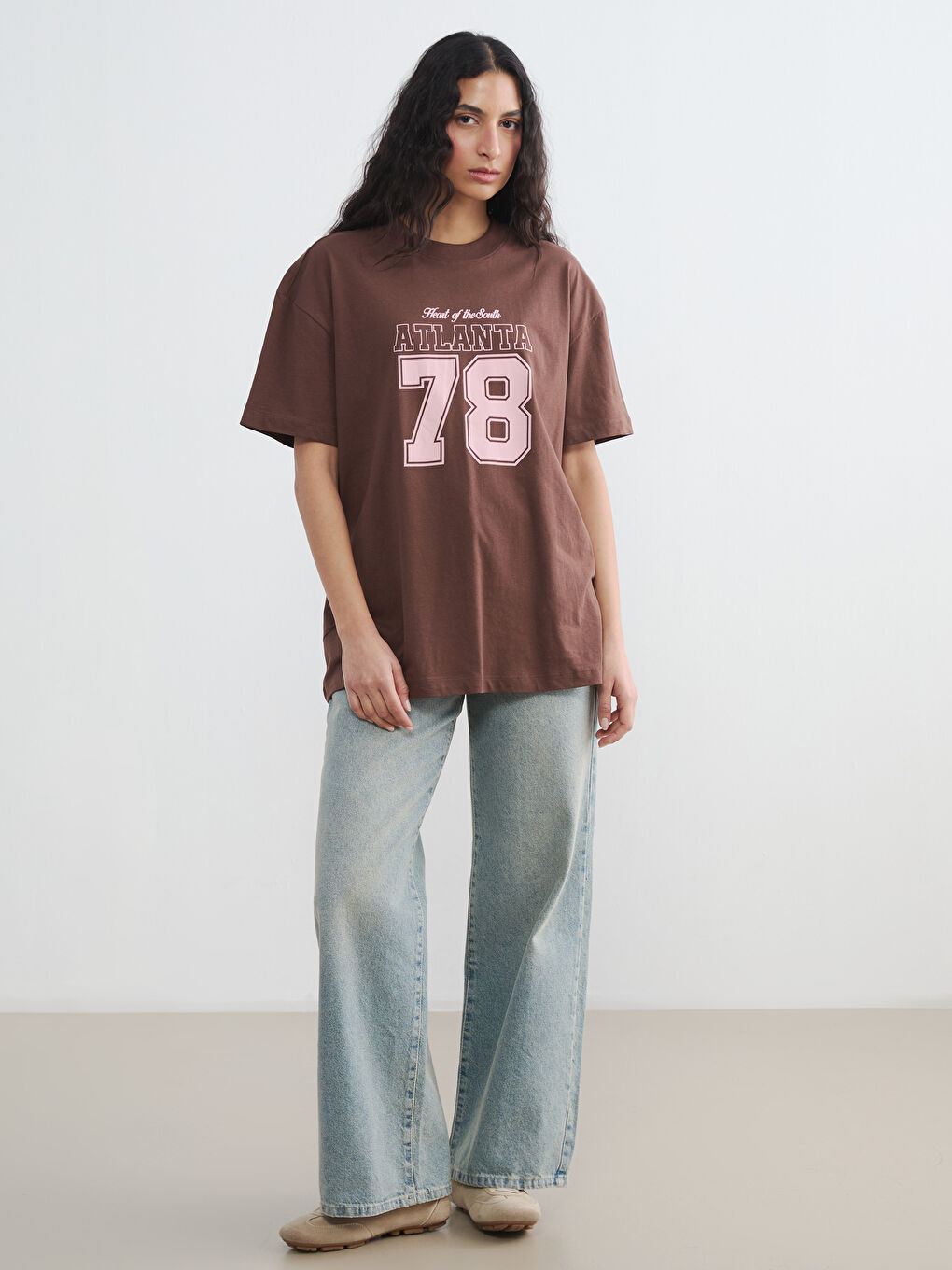 Женская футболка с круглым вырезом и принтом «Atlanta»-1