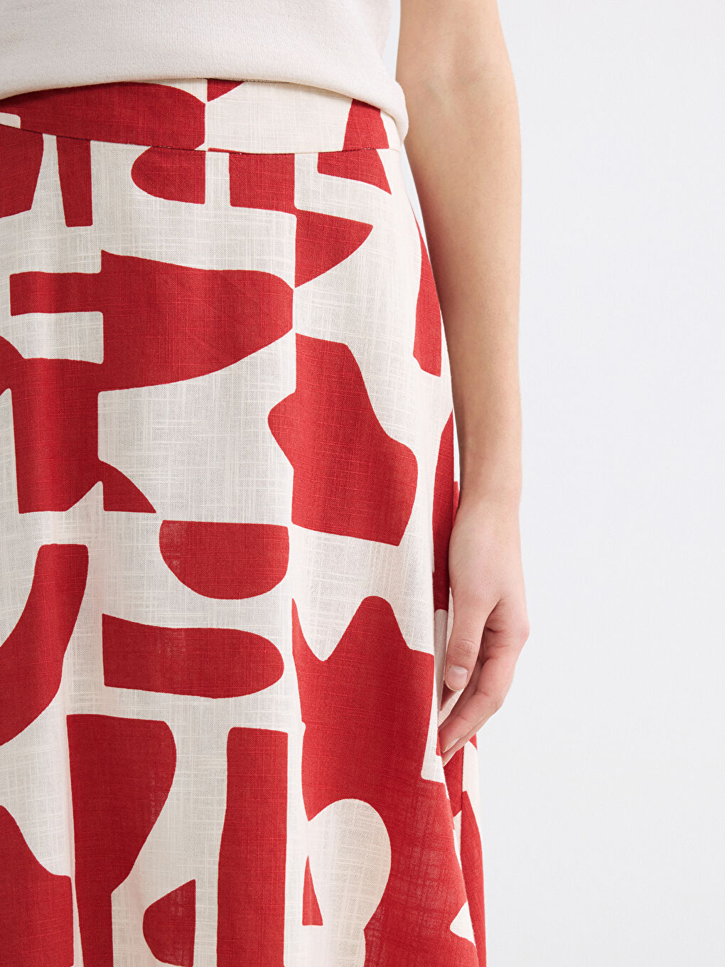 Дамска миди пола А-линия с шарки и цип на талията-2