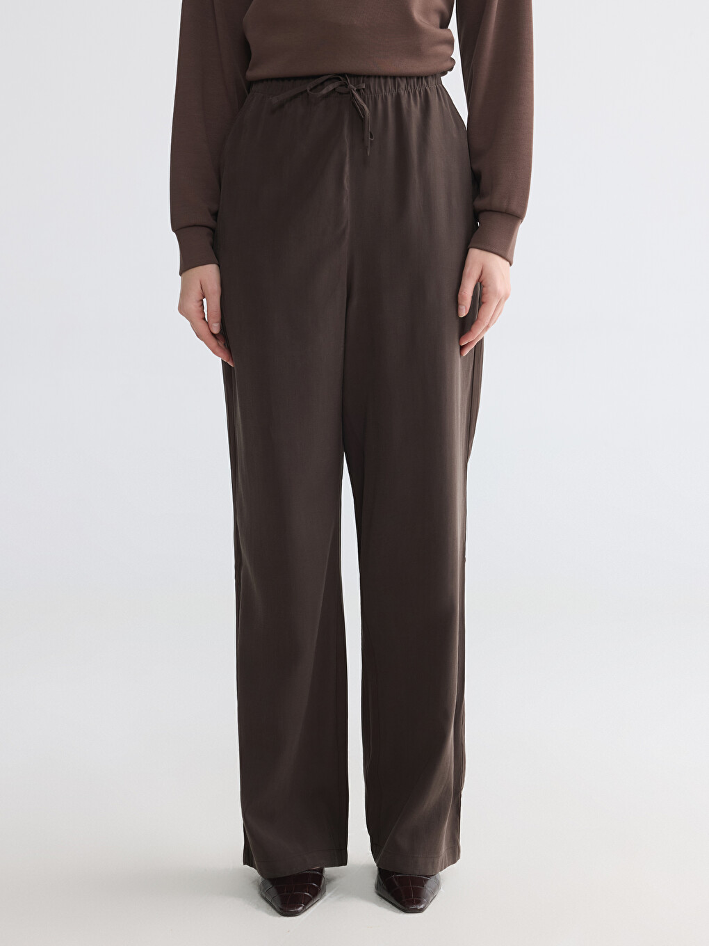 Woman Brown Trousers-1