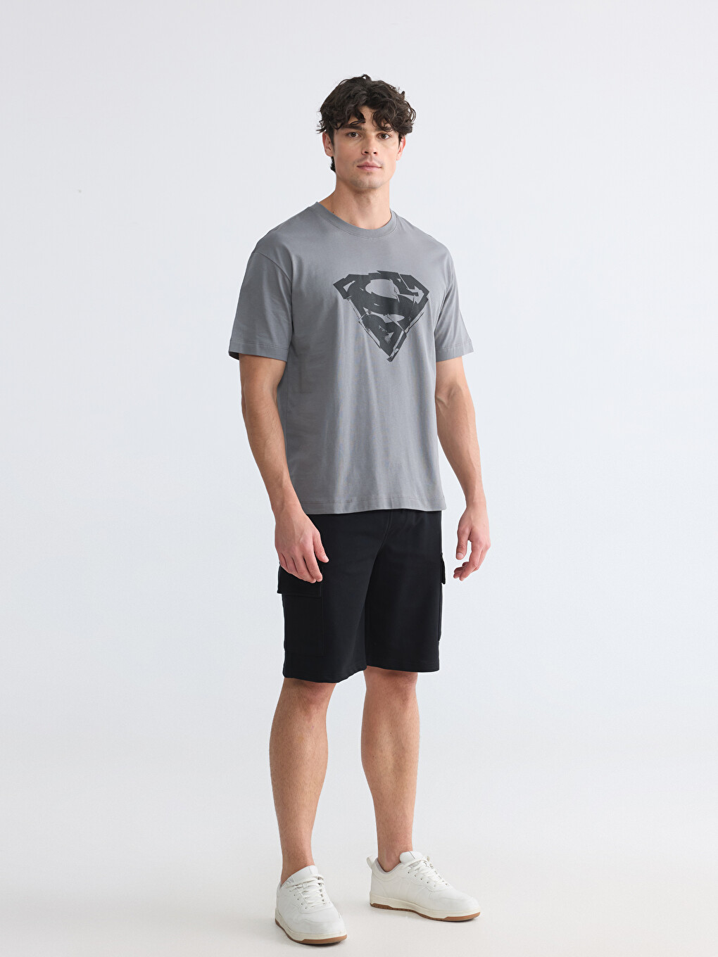 Gri Bisiklet Yaka Superman Baskılı Erkek Tişört-1