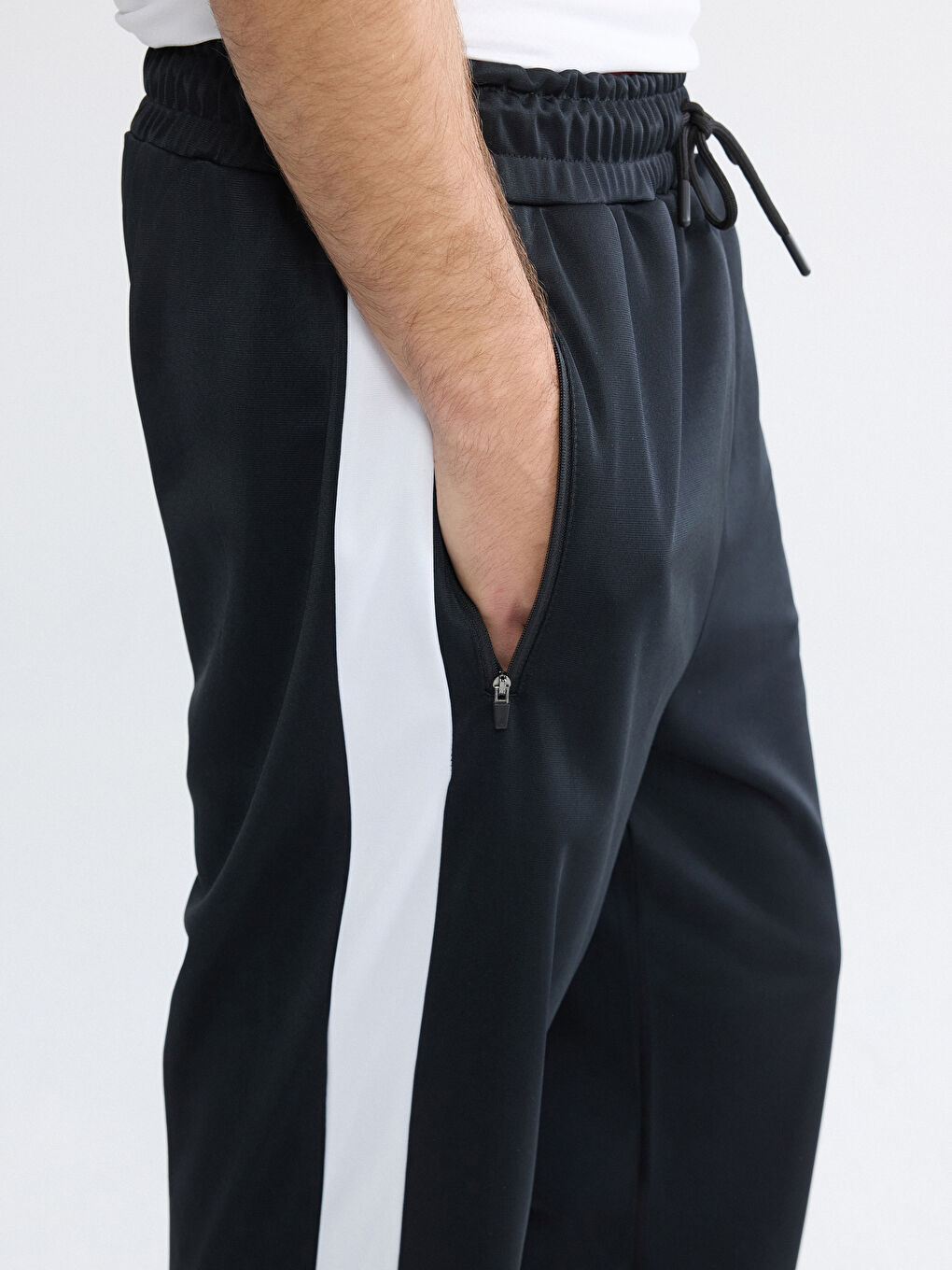 Siyah Loose Fit Şeritli Erkek Eşofman Altı-2