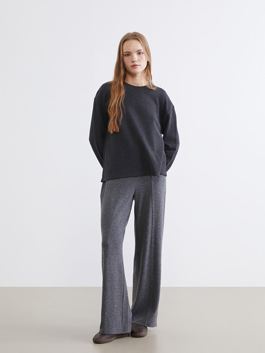 Женские широкие спортивные штаны с эластичным поясом