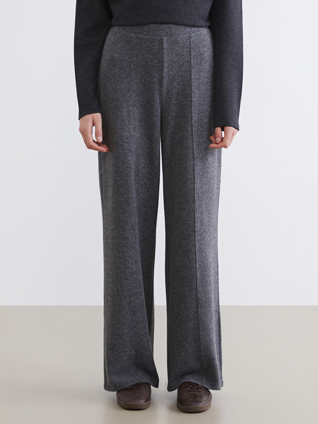 Женские широкие спортивные штаны с эластичным поясом-1