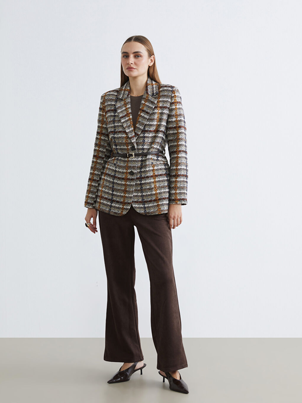 Bej Ekose Kemerli Kadın Tüvit Blazer Ceket-1