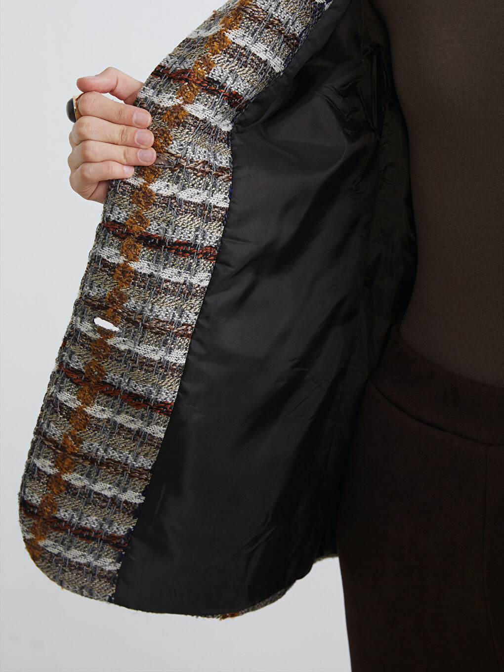 Bej Ekose Kemerli Kadın Tüvit Blazer Ceket-3