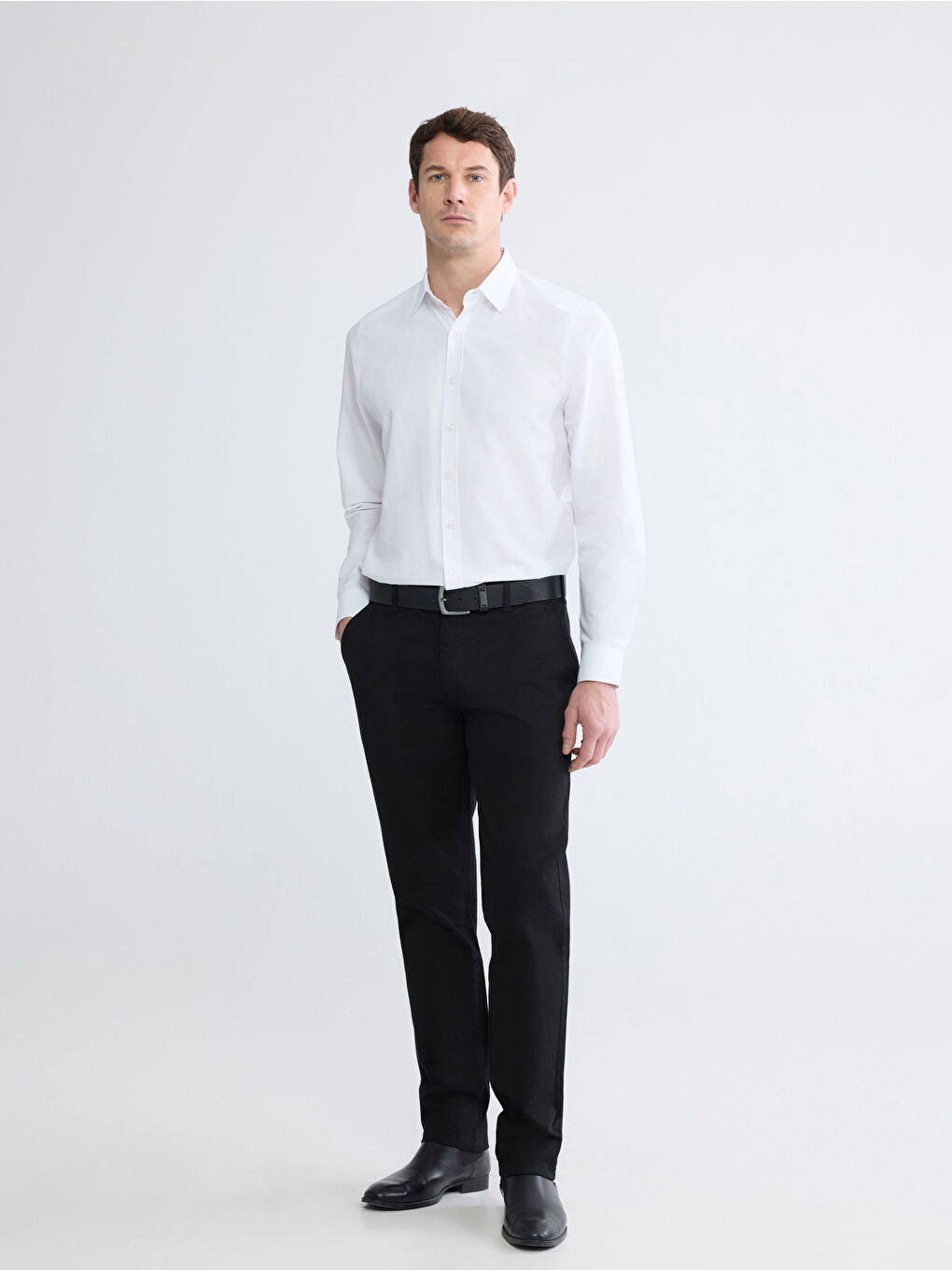 پانتۆڵی چینۆ ڕه‌ش پیاو