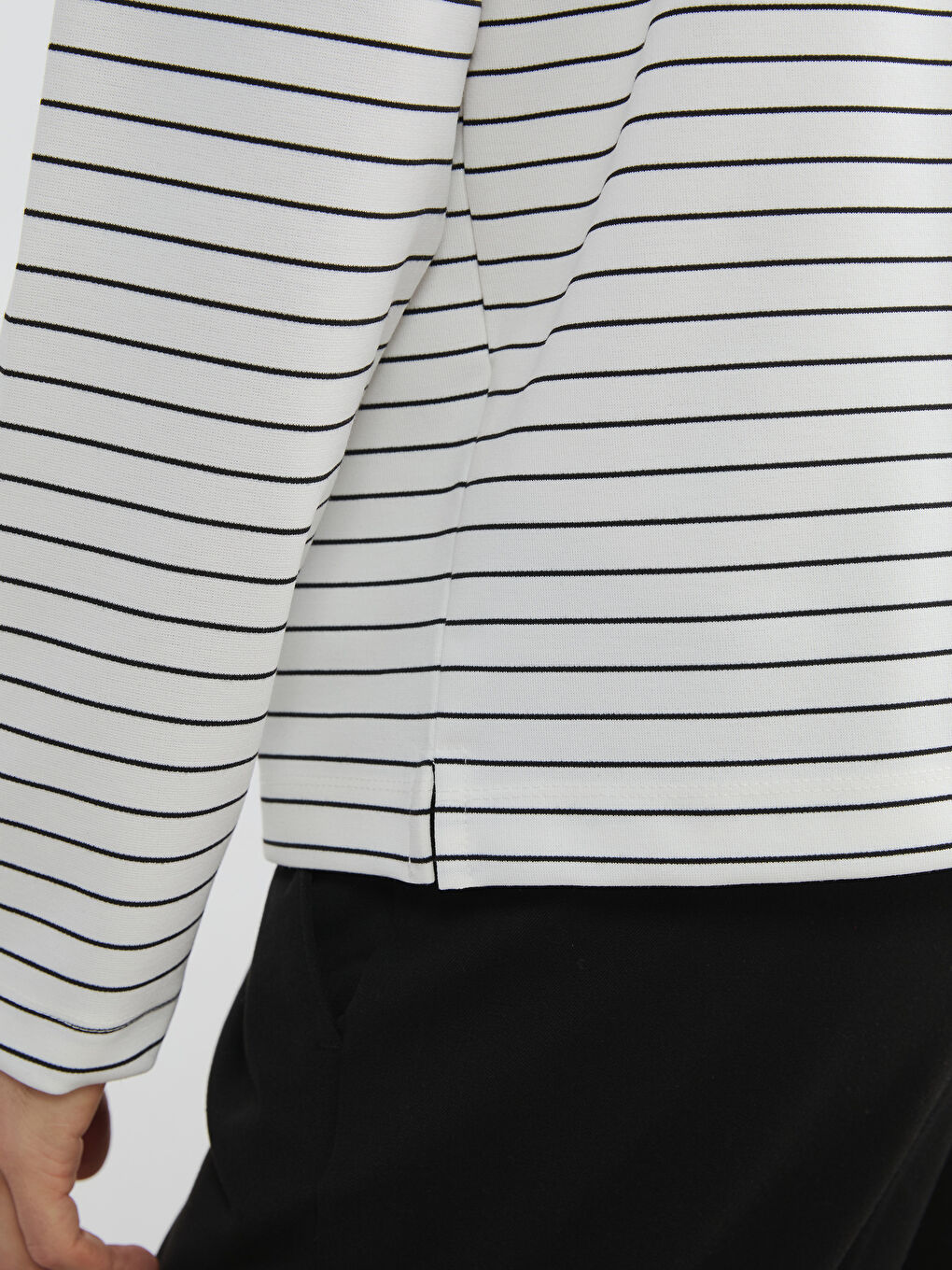 Ekru Bisiklet Yaka Çizgili Erkek Sweatshirt-3