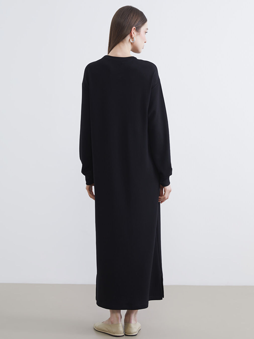 Siyah Bisiklet Yaka Yırtmaçlı Sweat Elbise-3