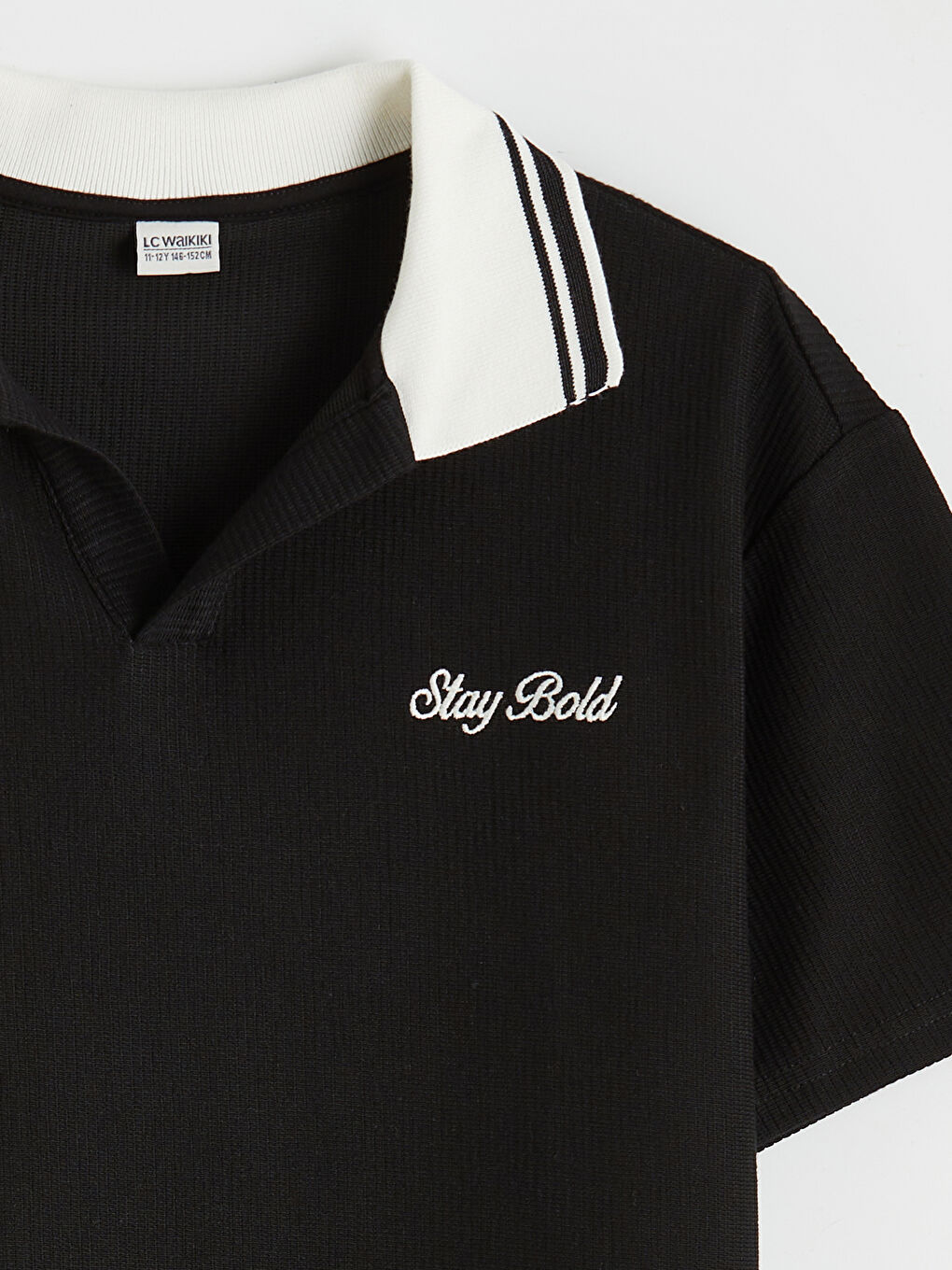 Siyah Polo Yaka Nakışlı Erkek Çocuk Tişört-1