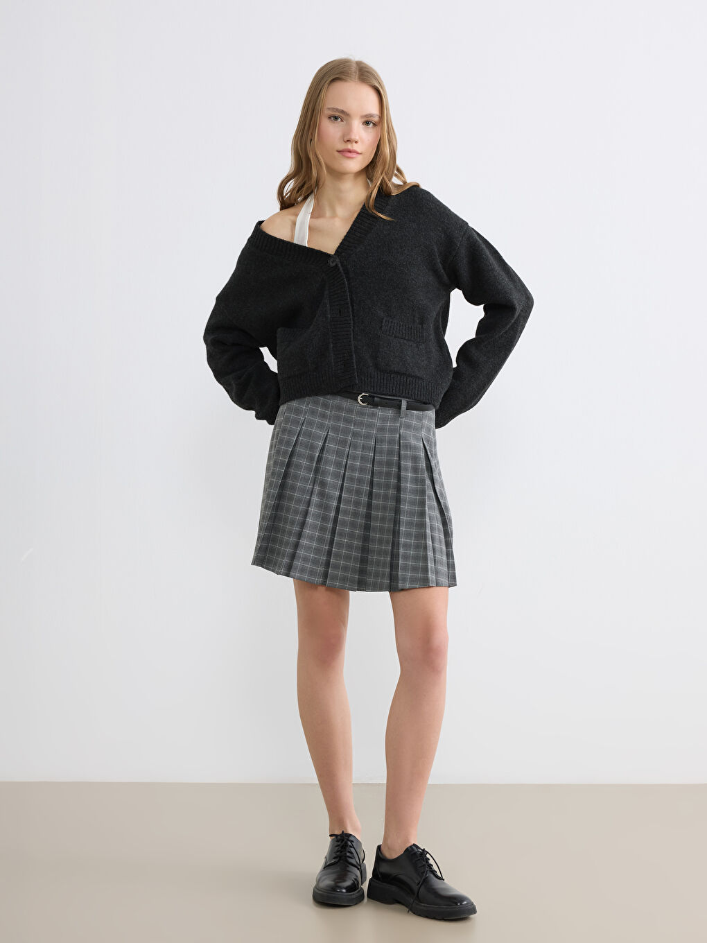 Antrasit V Yaka Kadın Triko Hırka-1