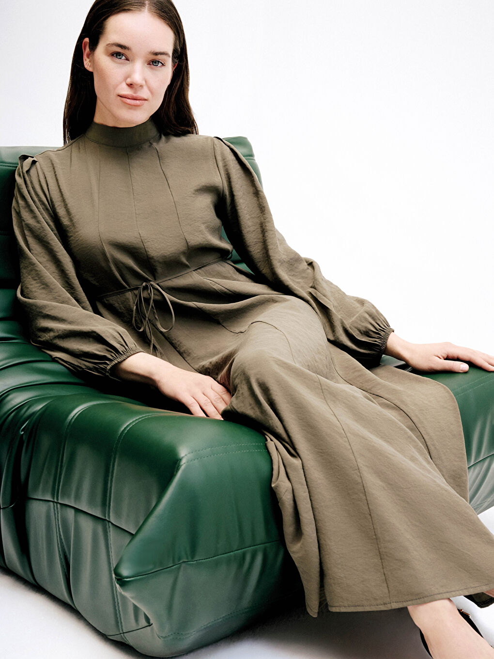 Hakim Yaka Pileli Elbise