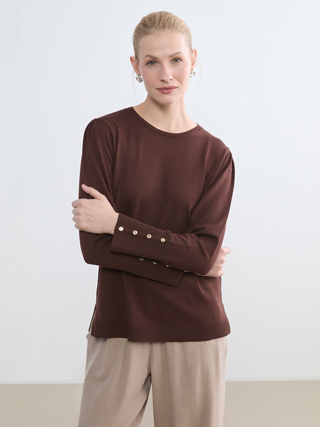Woman BROWN Sweater