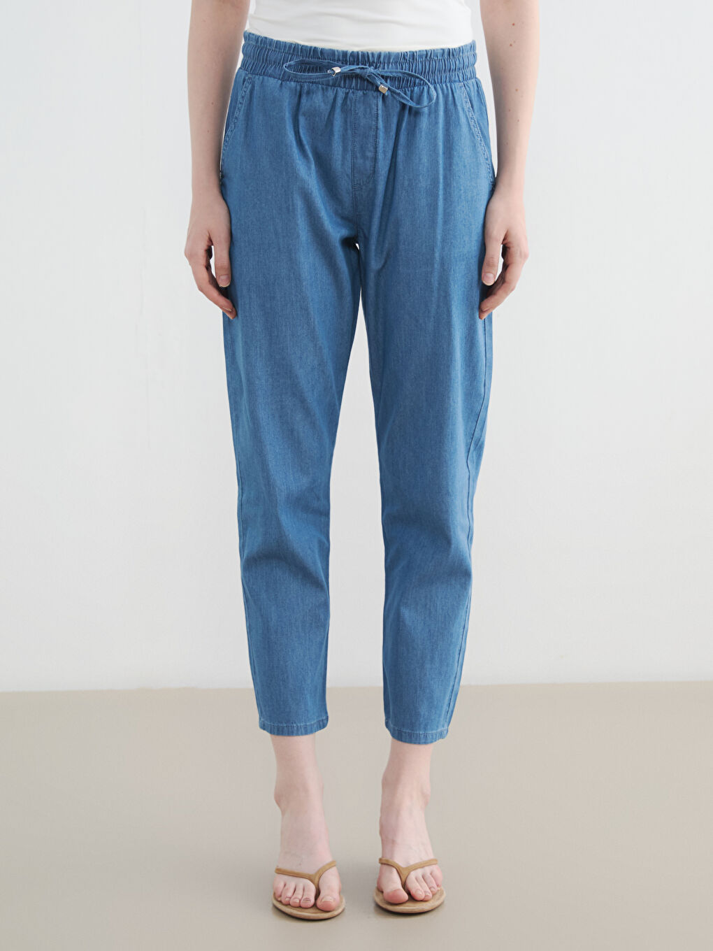 Mavi Beli Lastikli Carrot Fit Kadın Jean Pantolon-1