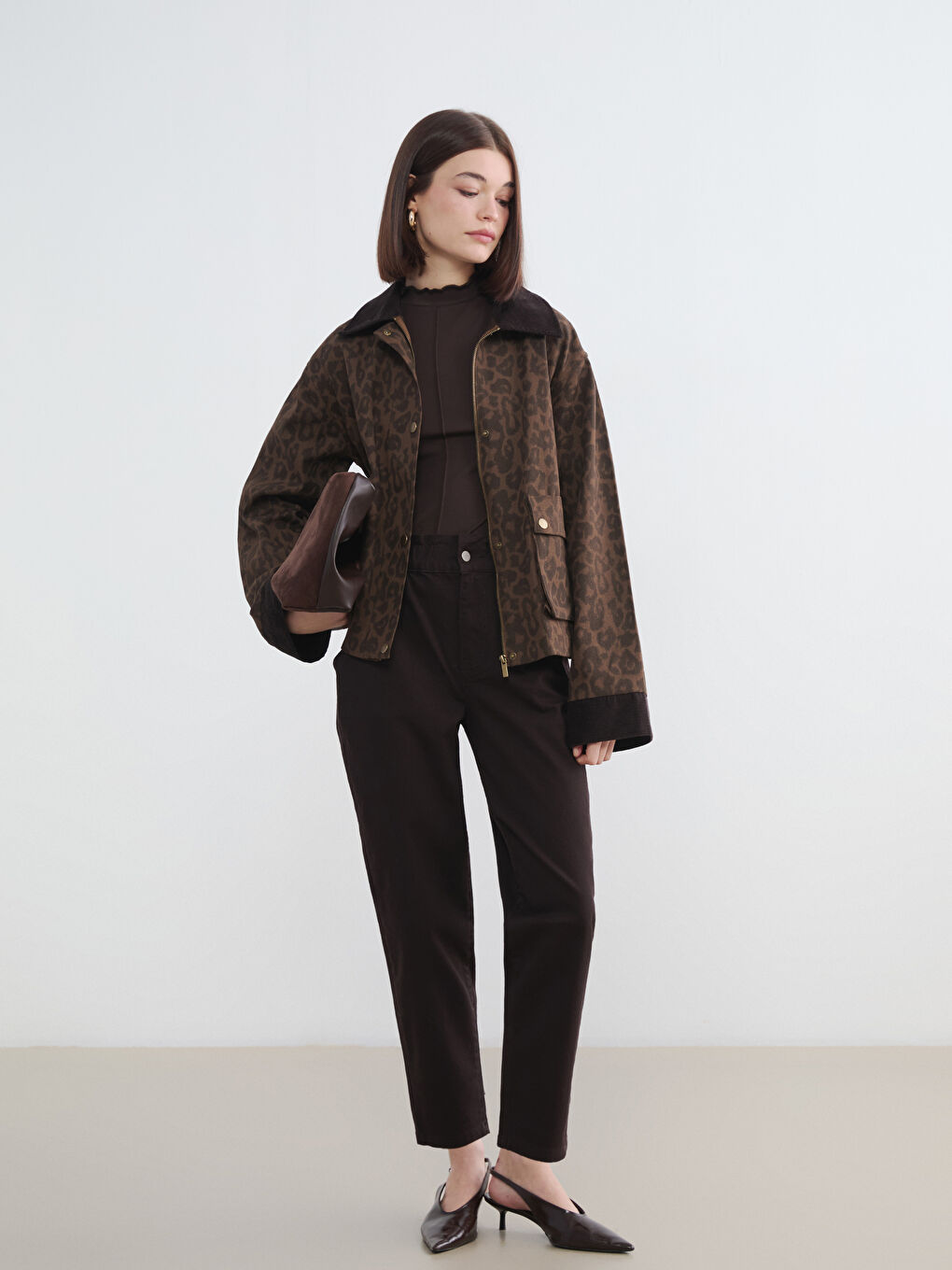 Kahverengi Kadife Yaka Leopar Desenli Oversize Kadın Jean Ceket-1