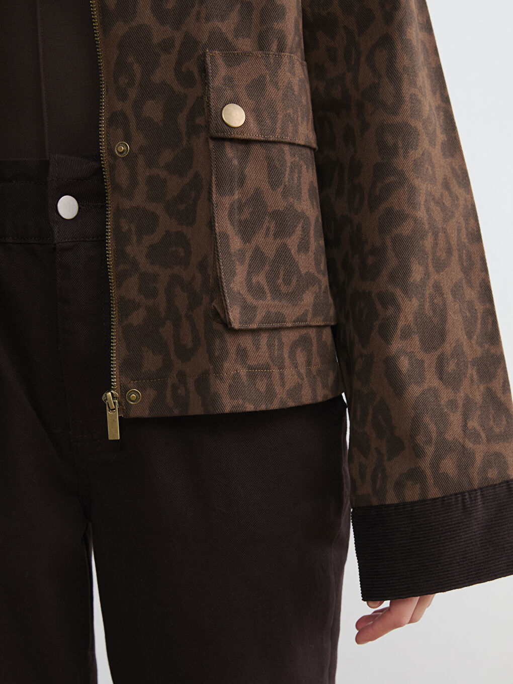 Kahverengi Kadife Yaka Leopar Desenli Oversize Kadın Jean Ceket-2