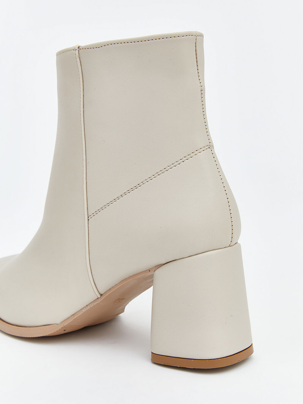 Bej Deri Görünümlü Kadın Topuklu Bot-5