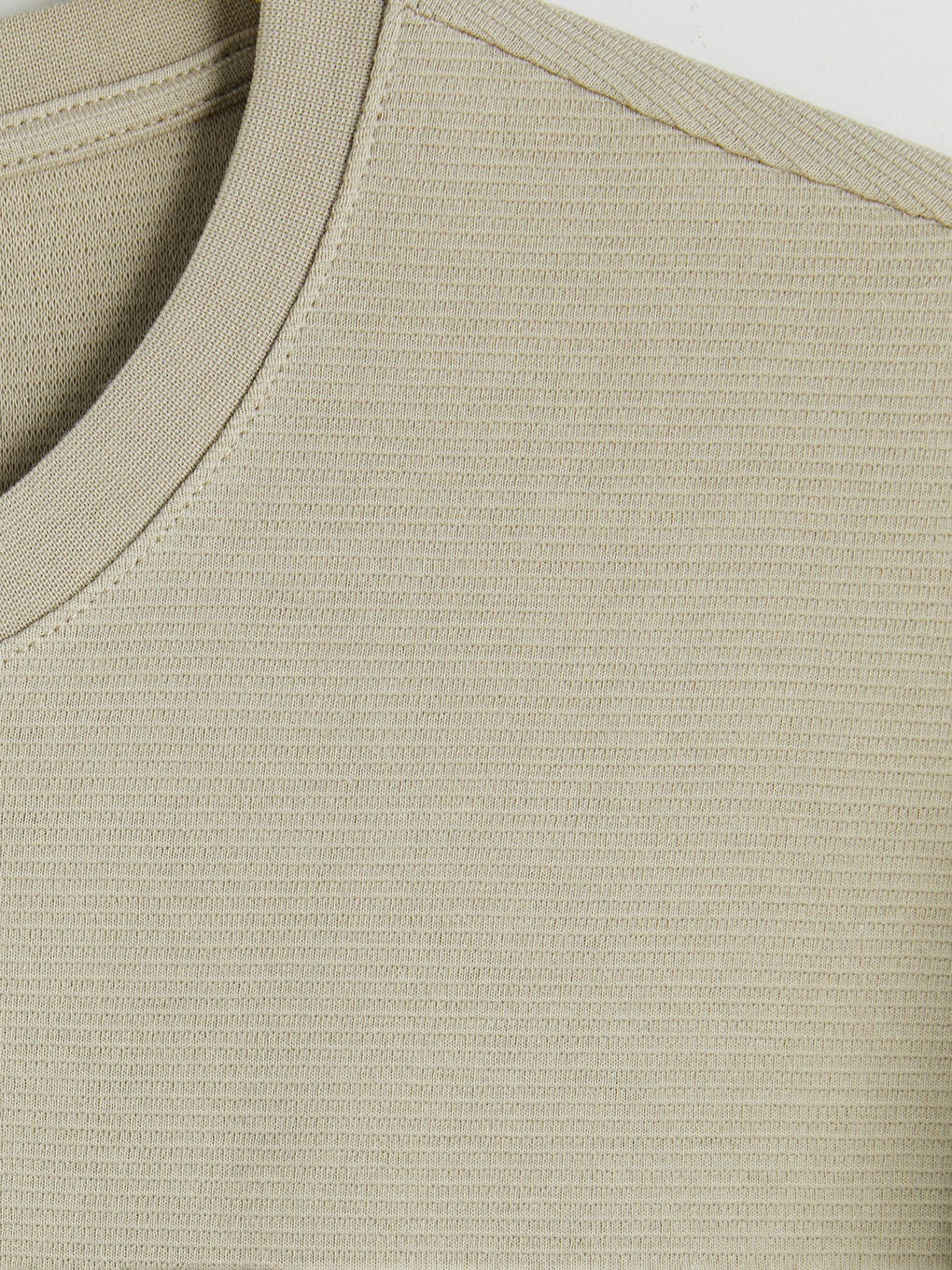 Bej Bisiklet Yaka Erkek Tişört-2