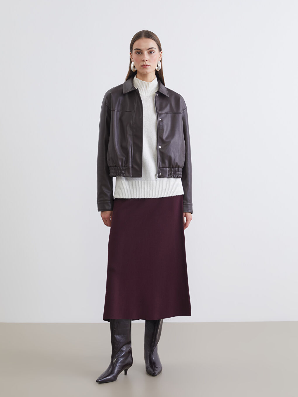 жағалы мойын әйелдерге арналған былғарыға ұқсас күртке-1