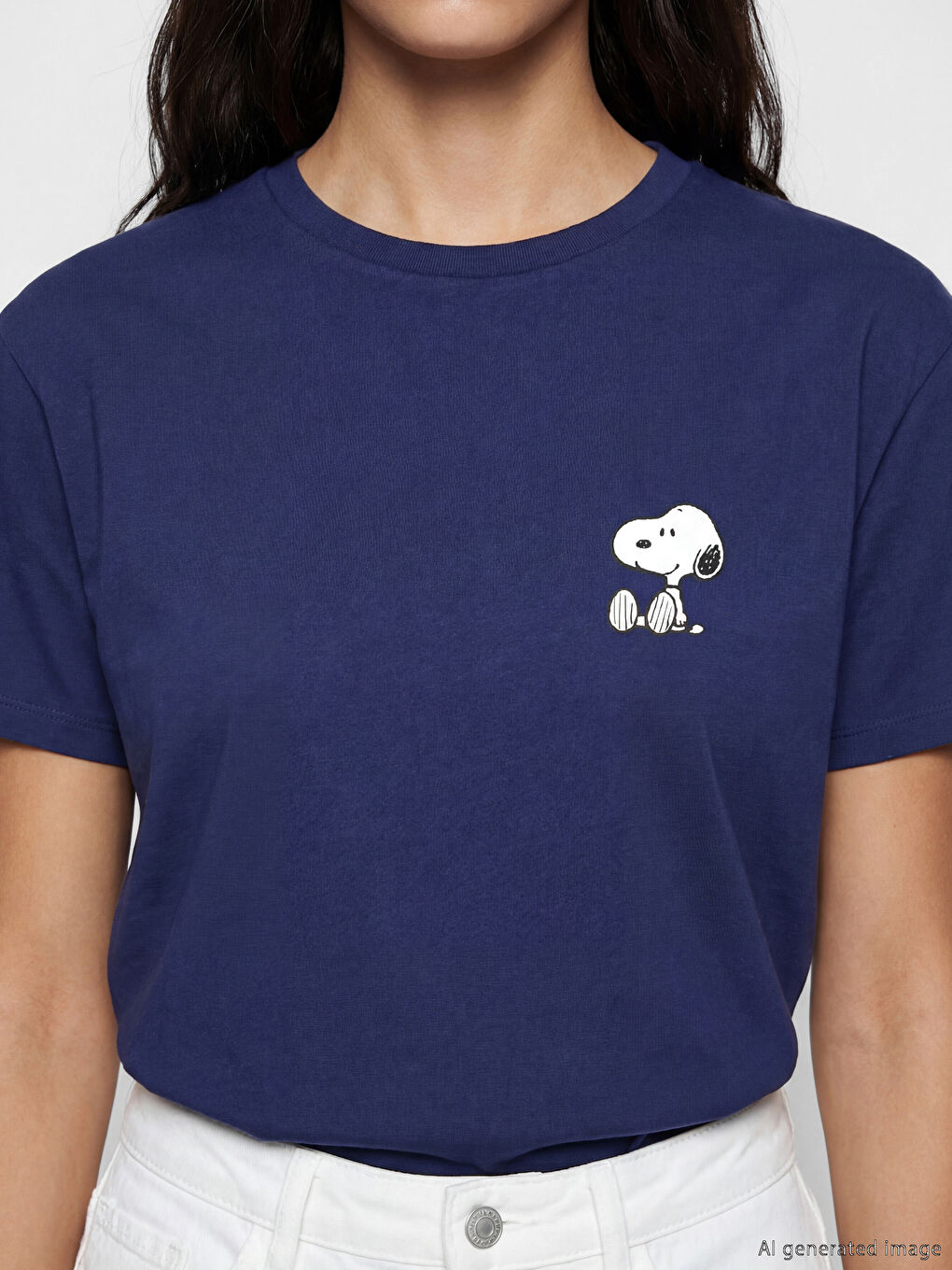 Lacivert Bisiklet Yaka Snoopy Baskılı Kadın Tişört-2