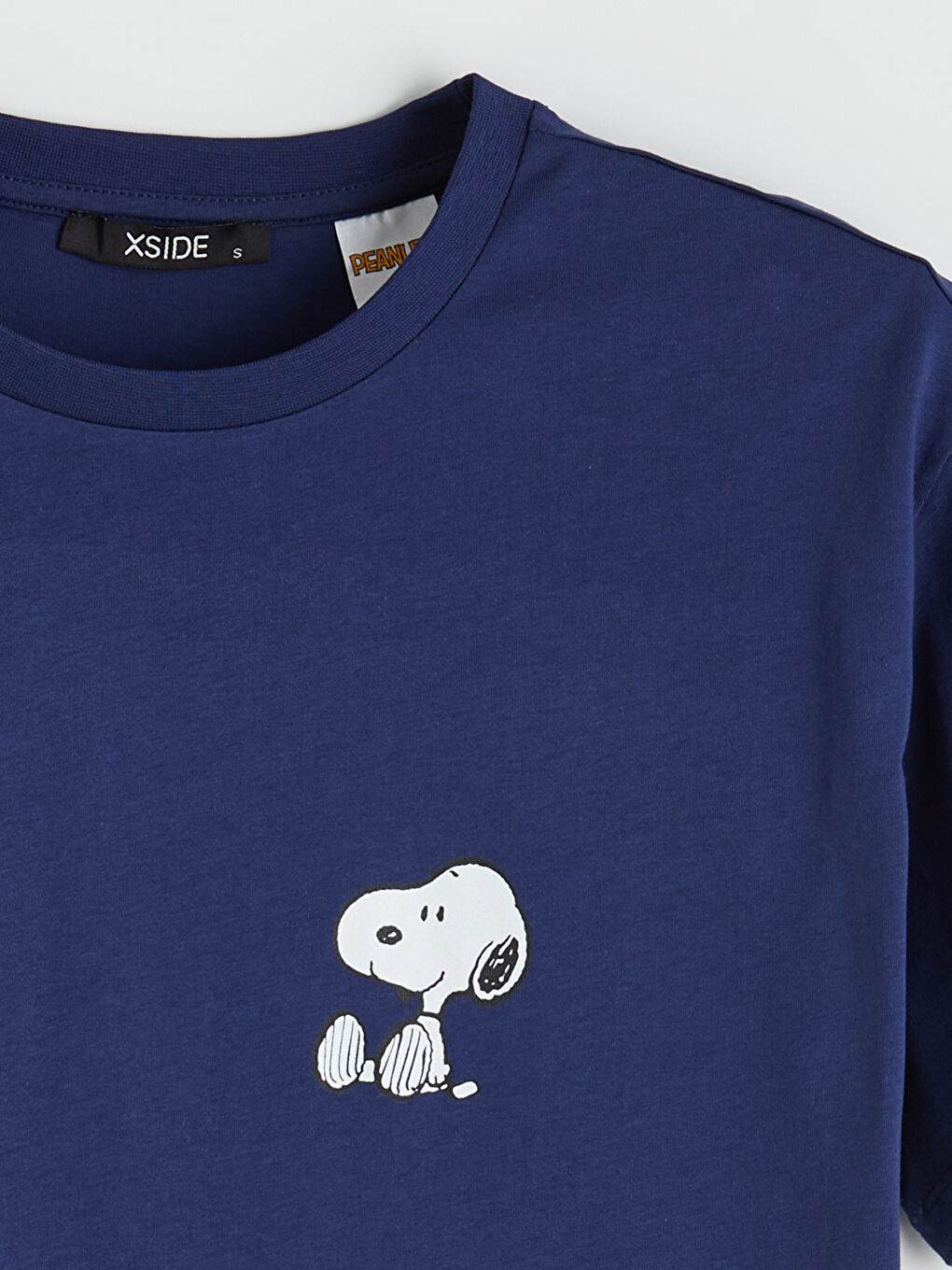 Lacivert Bisiklet Yaka Snoopy Baskılı Kadın Tişört-1