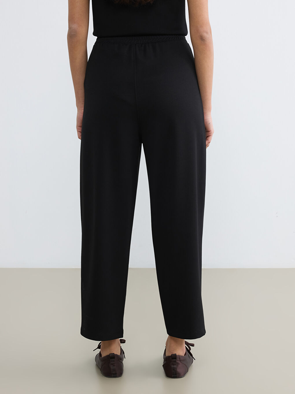 Siyah Beli Lastikli Soft Touch Kadın Eşofman Altı-3