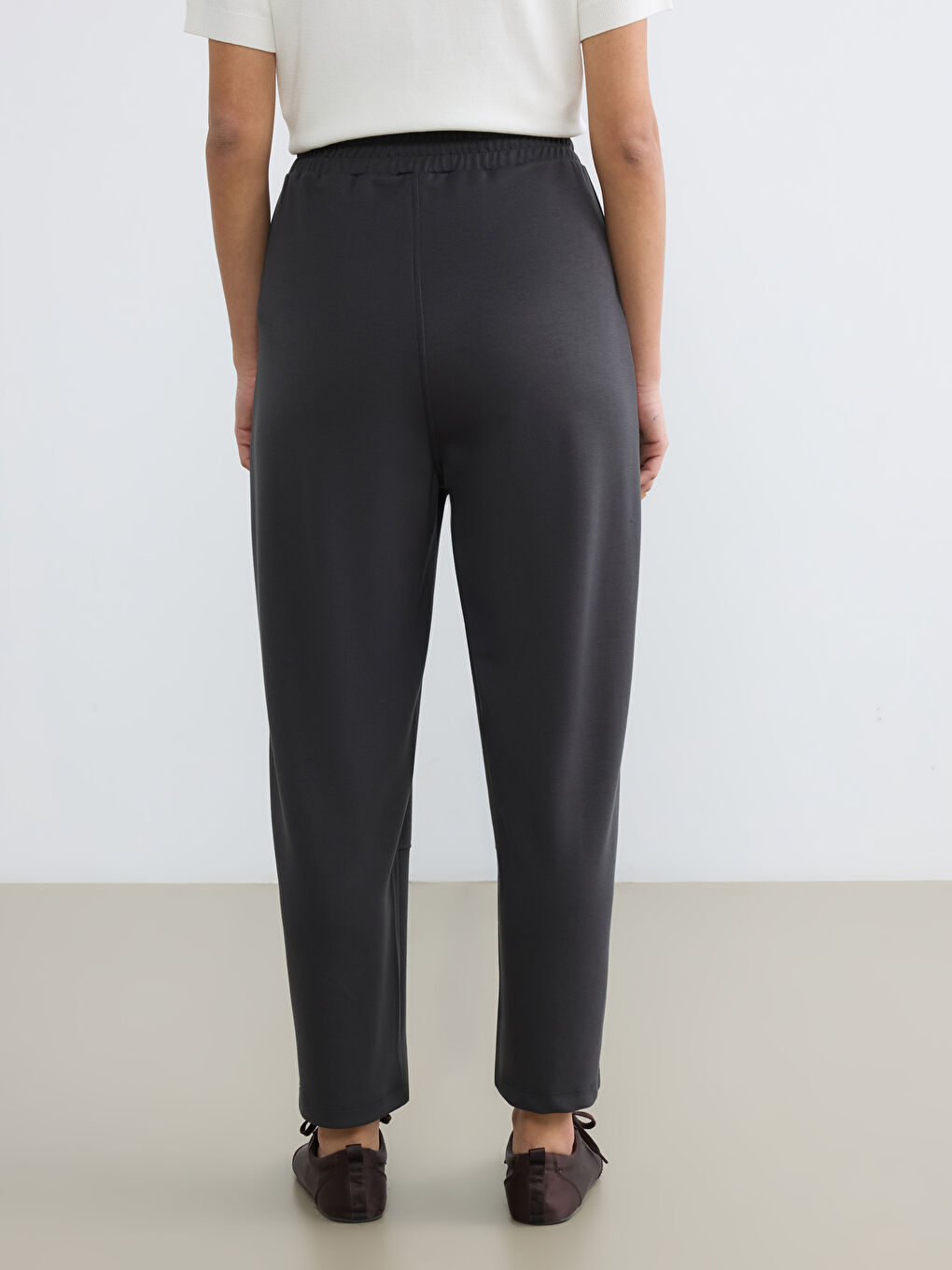 Antrasit Beli Lastikli Soft Touch Kadın Eşofman Altı-3