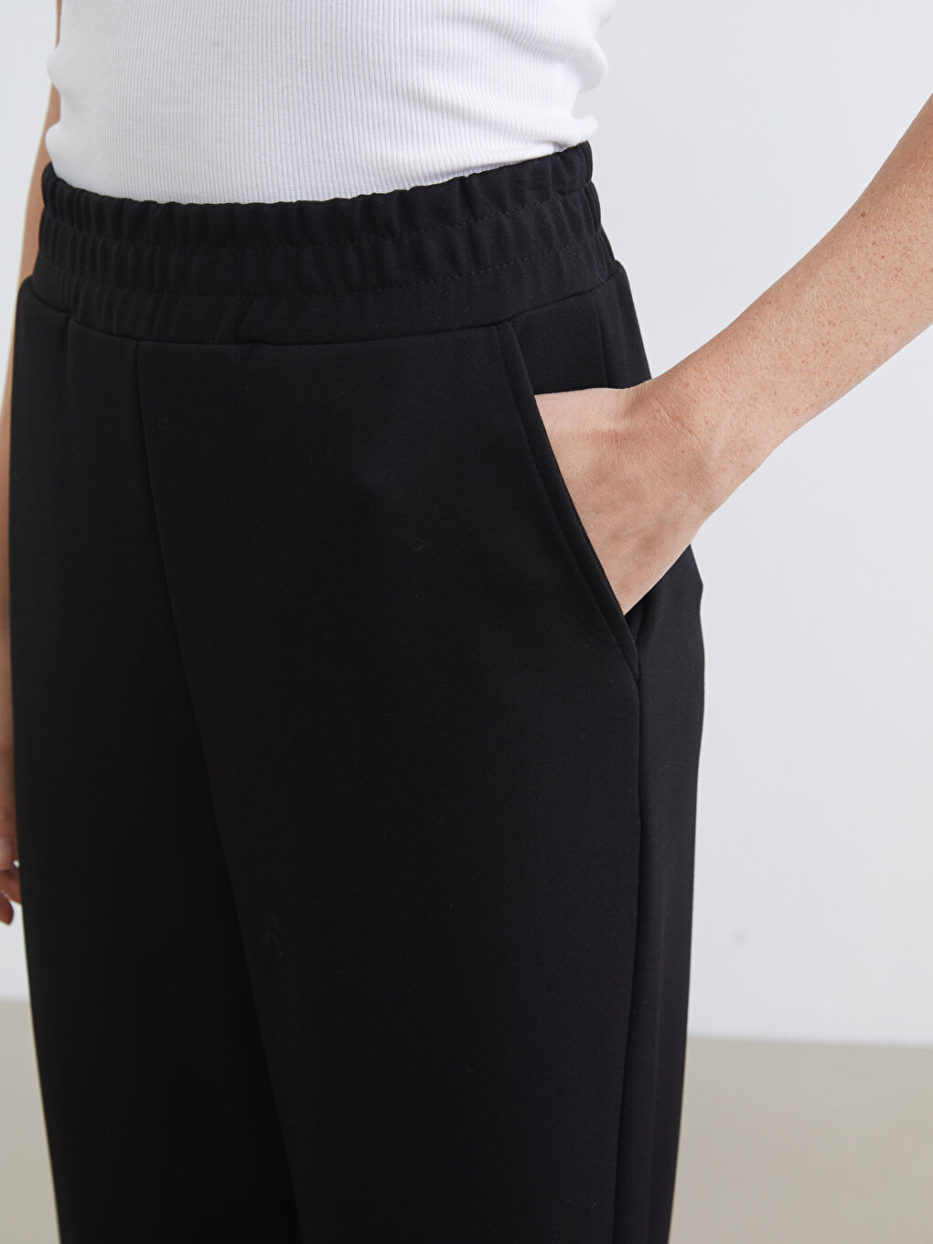 Siyah Beli Lastikli Kadın Jogger Eşofman Altı-2