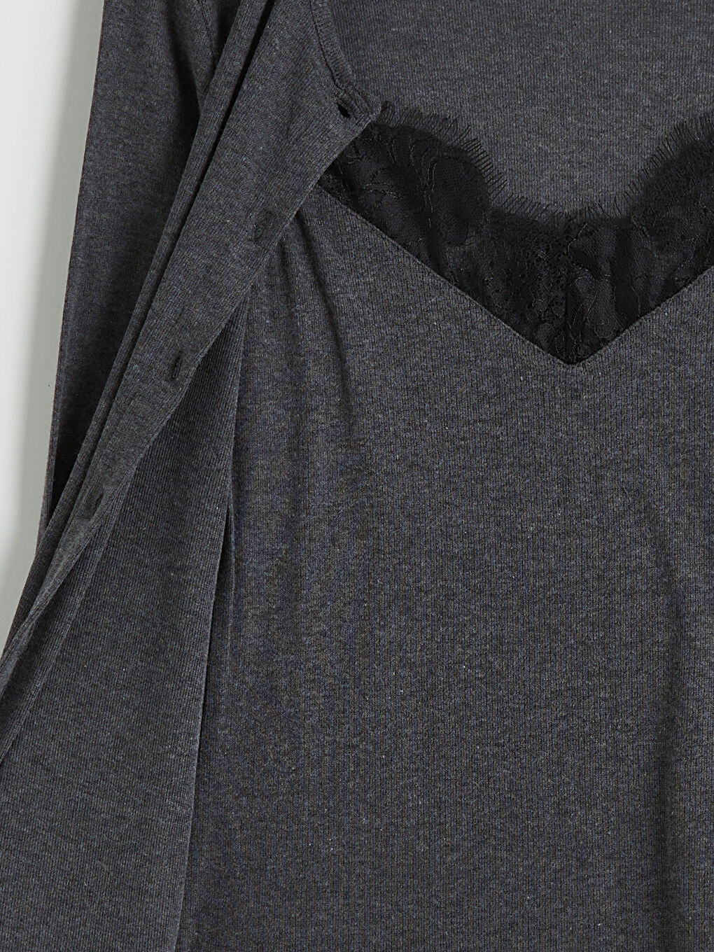 Боди с дантелени детайли и кръгло деколте.-5