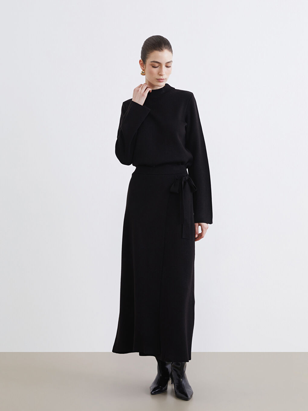 Siyah Yarım Balıkçı Yaka Kadın Triko Kazak-1