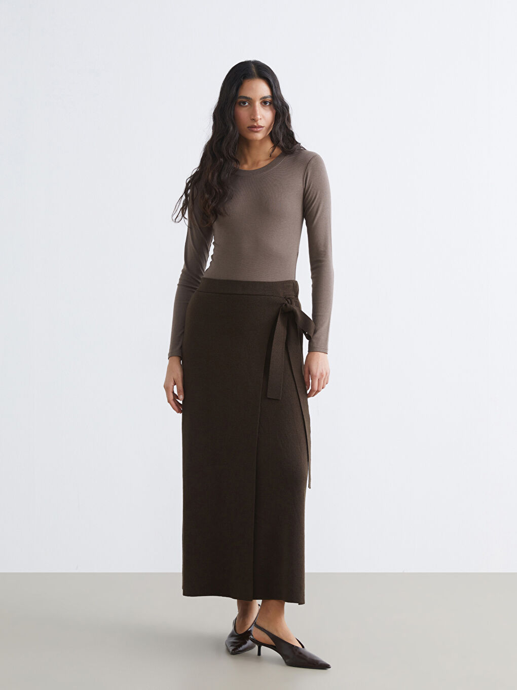 Kahverengi Beli Bağlamalı Triko Etek