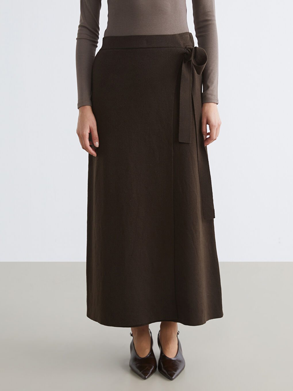 Kahverengi Beli Bağlamalı Triko Etek-1