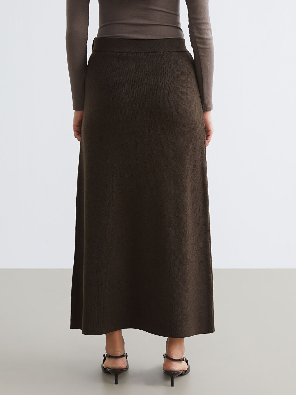 Kahverengi Beli Bağlamalı Triko Etek-3