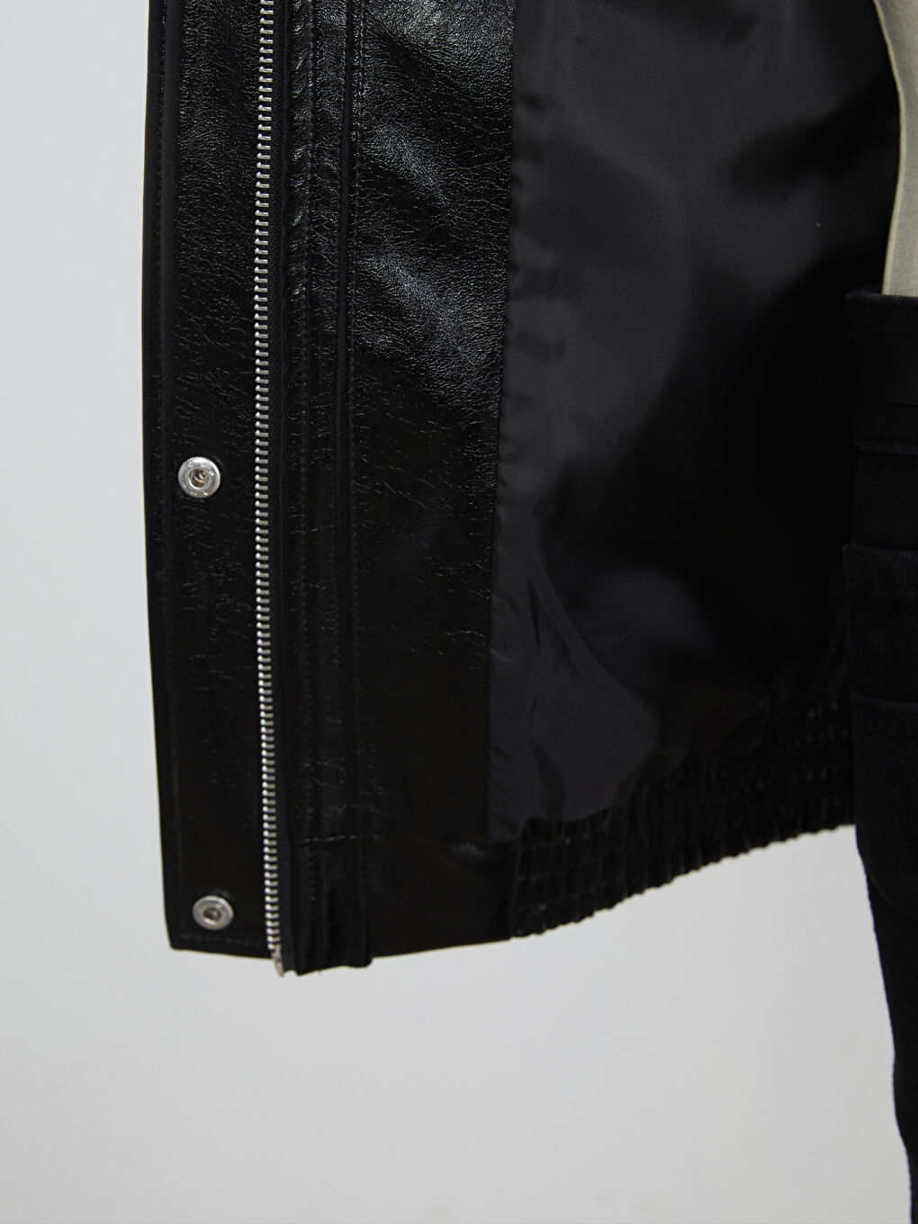 جاكيت جلد صناعي أسود امرأة-3