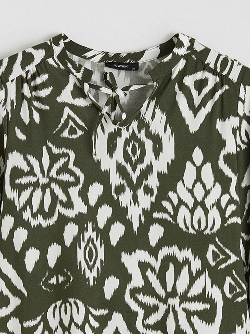 Yeşil Bağlamalı Yaka Desenli Bluz-5