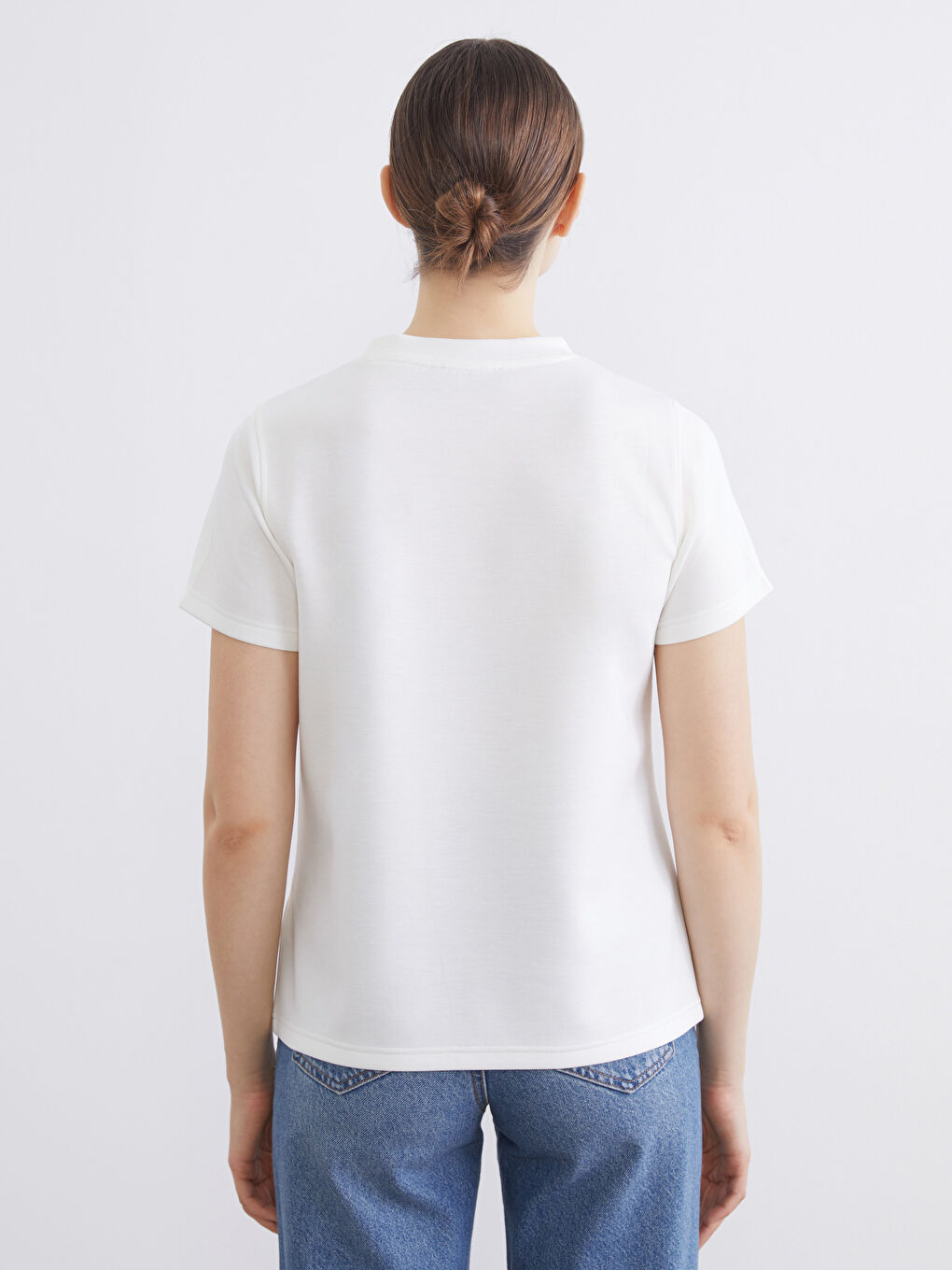 Μπλουζάκι με στρογγυλή λαιμόκοψη διακοσμημένο με στρας σε σχήμα αστεριού για γυναίκες-3