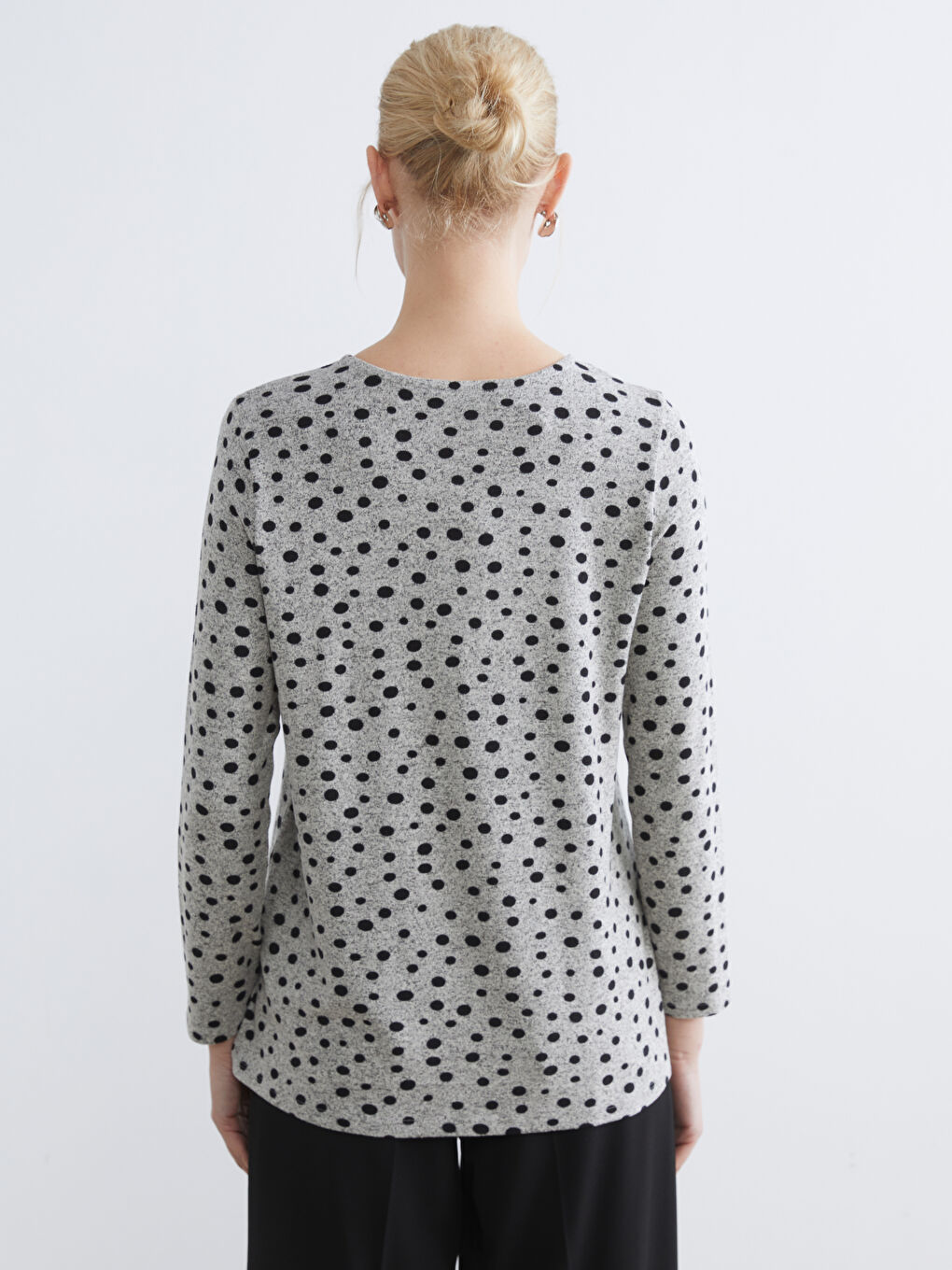 Gri Bisiklet Yaka Puantiyeli Bluz-3