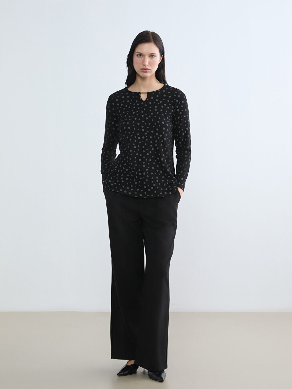 Siyah Bisiklet Yaka Desenli Bluz-1