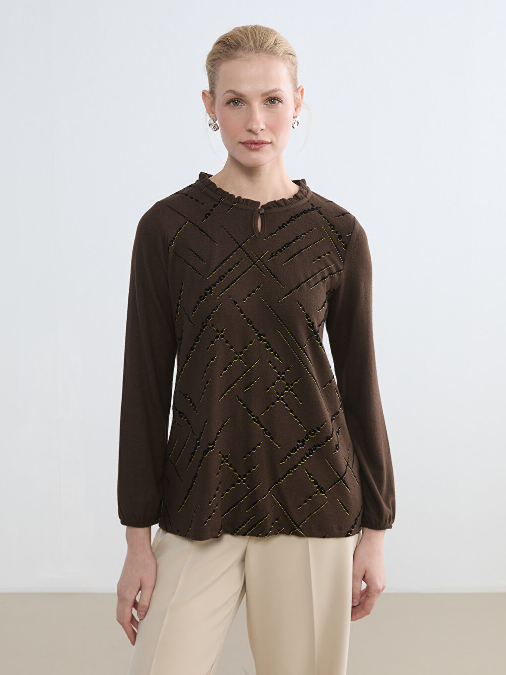 Patterned Crew Neck Blouse	
