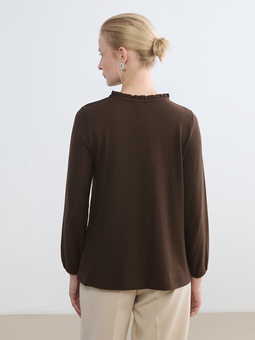 Patterned Crew Neck Blouse	
-3