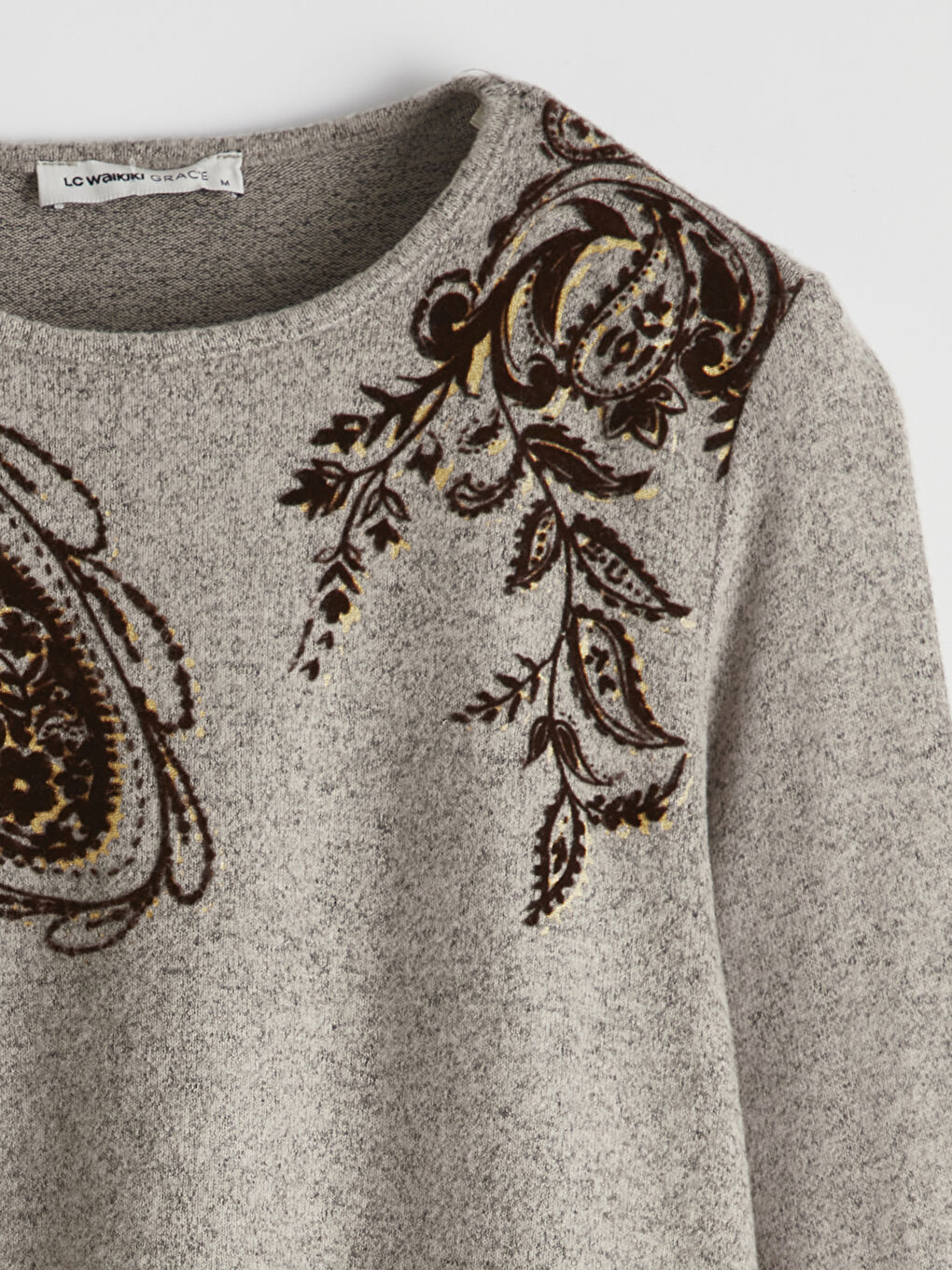 Bej Bisiklet Yaka Desenli Kadın Tişört-5