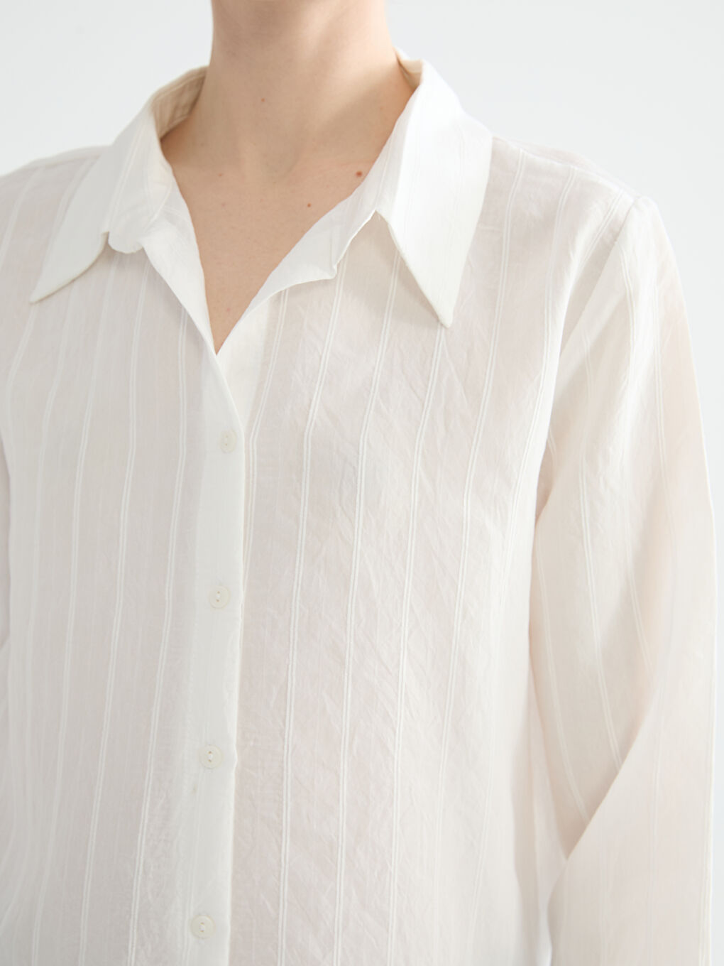 Beyaz Çizgili Kadın Gömlek-2