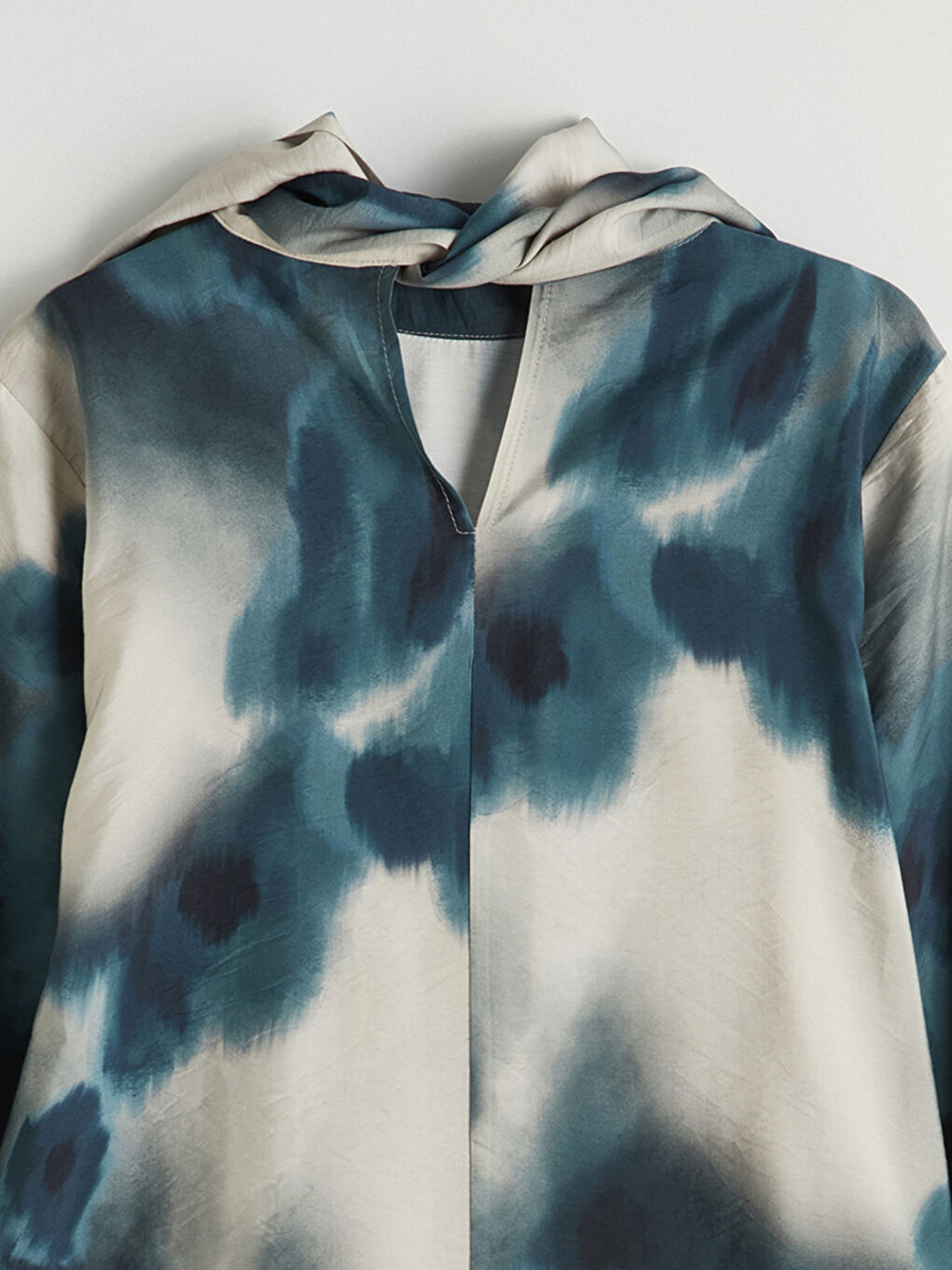 Haki Şal Yaka Batik Desenli Bluz-5